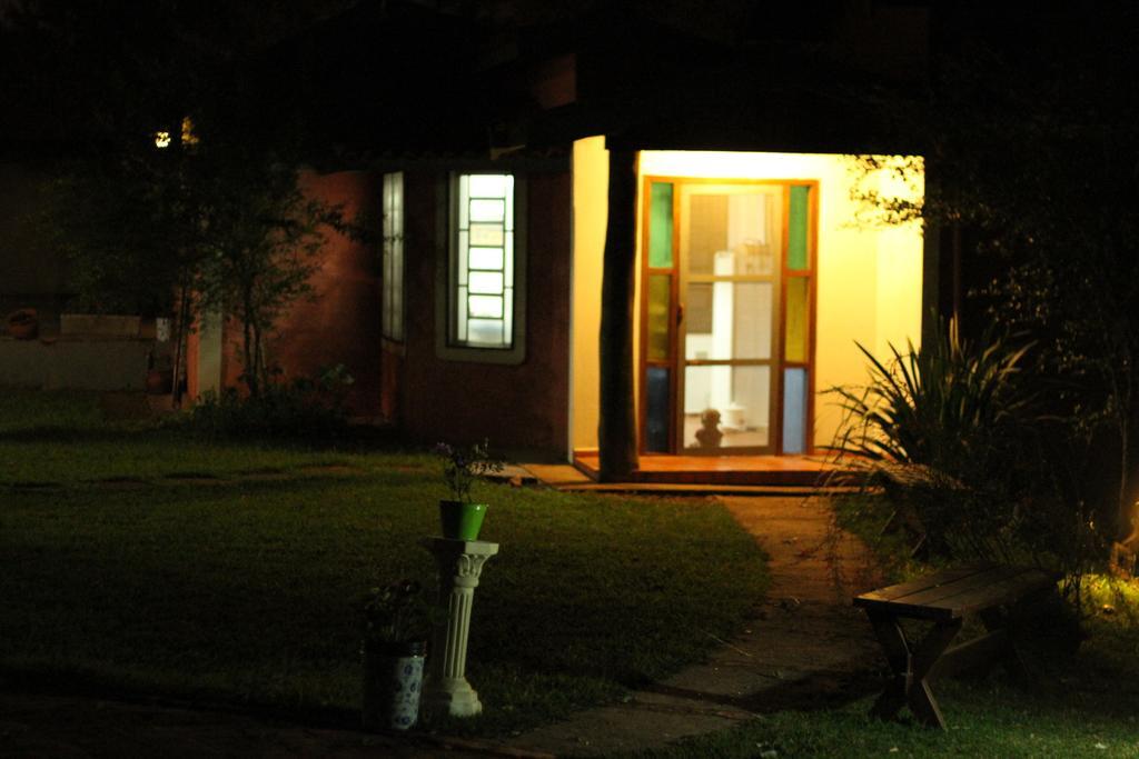 Chacara Ando Bed And Breakfast Агуас-ди-Санта-Барбара Номер фото