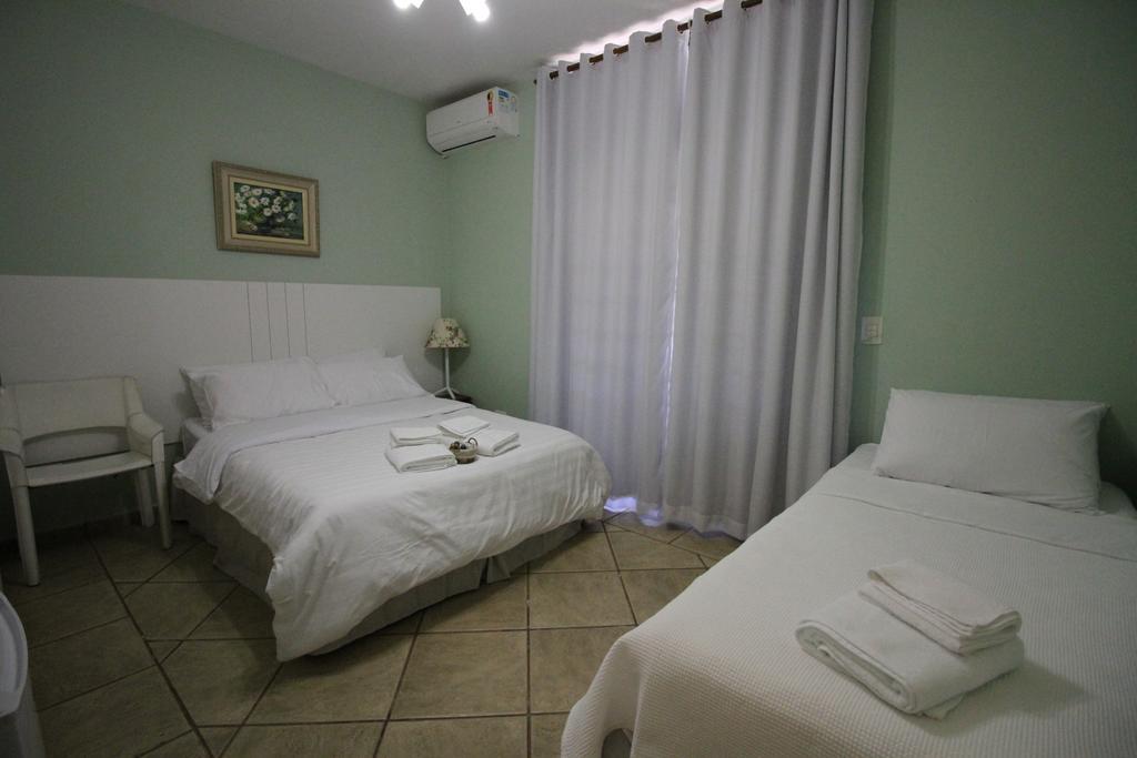 Chacara Ando Bed And Breakfast Агуас-ди-Санта-Барбара Экстерьер фото