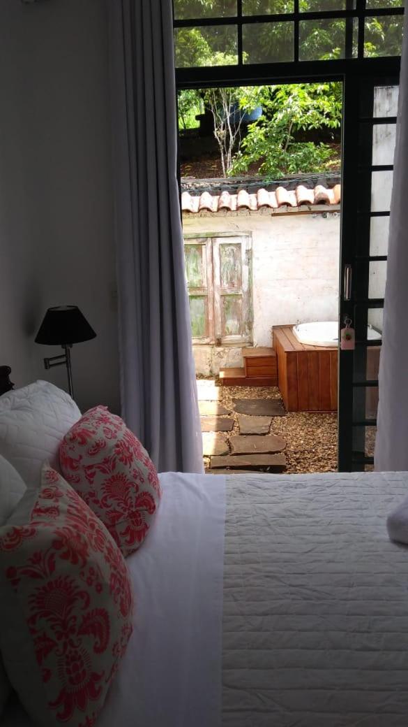 Chacara Ando Bed And Breakfast Агуас-ди-Санта-Барбара Экстерьер фото